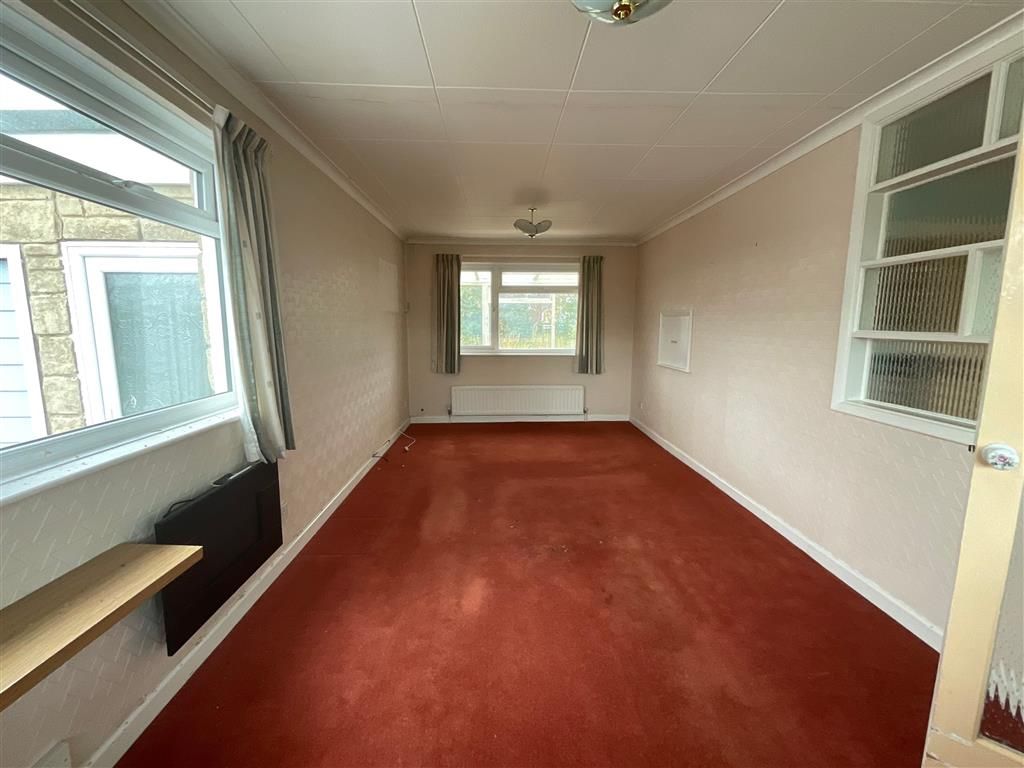 Property photo 3 of 8 Lounge