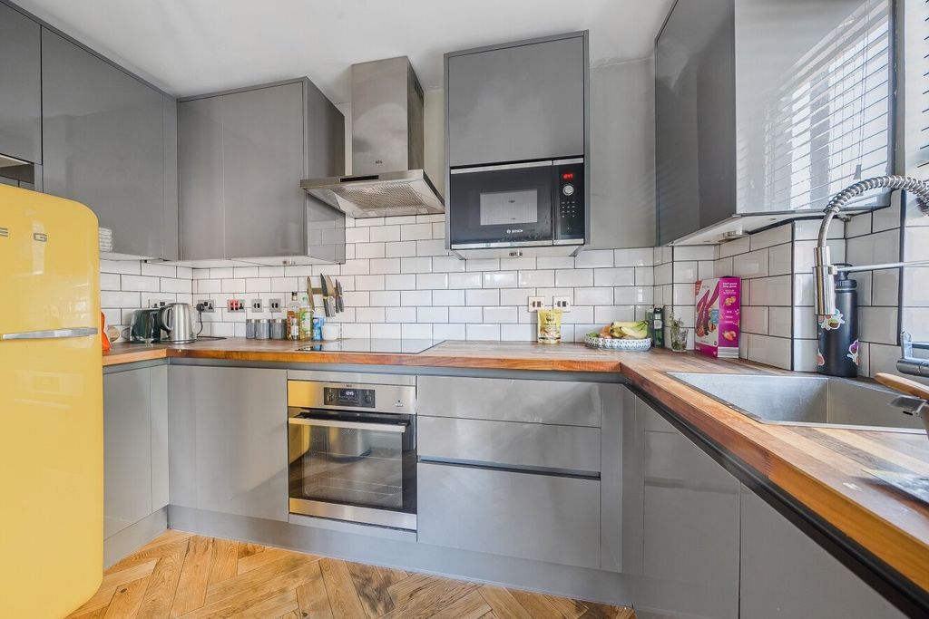 Property photo 2 of 17 Picture No. 26