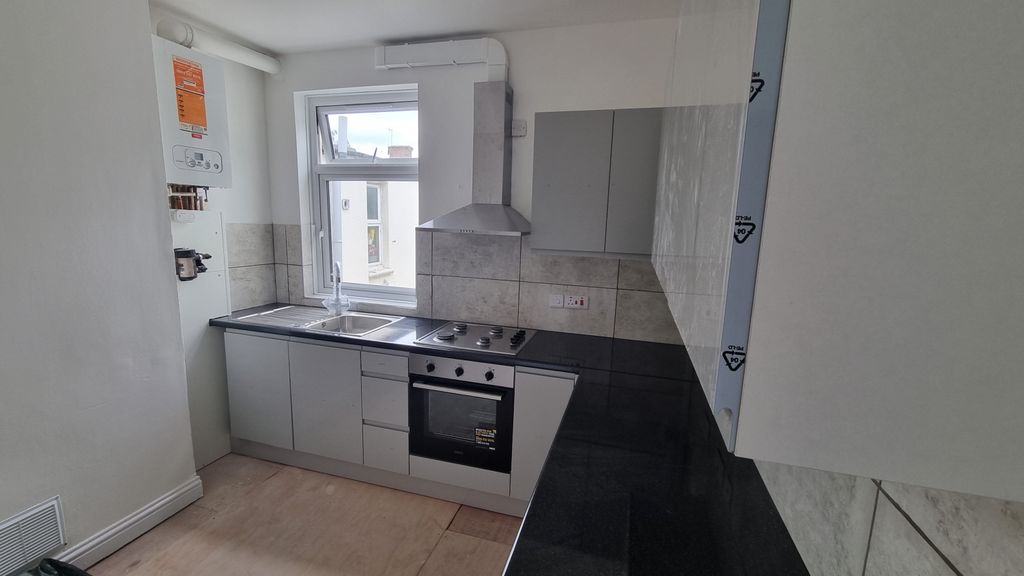 Property photo 1 of 5 Kitchen