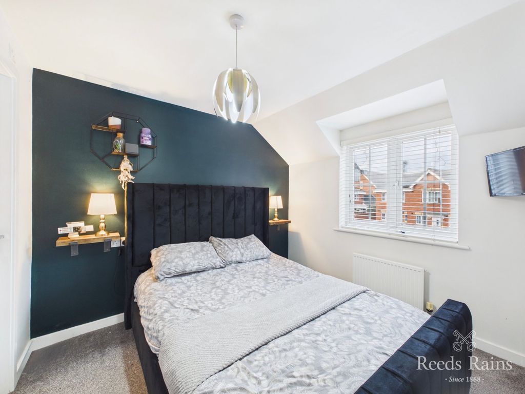 Property photo 3 of 23 Bedroom One