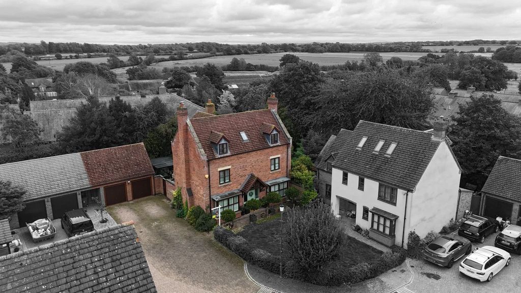Property photo 2 of 54