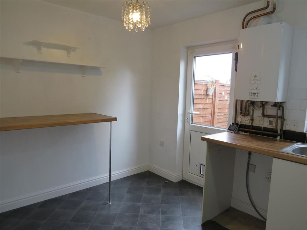 Property photo 3 of 15 Kitchen