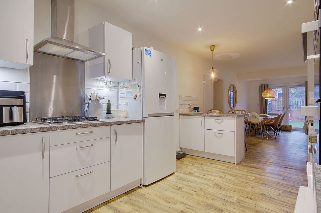 Property photo 2 of 29