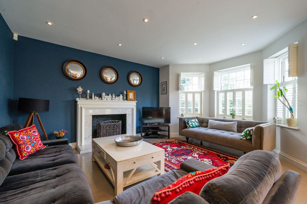 Property photo 3 of 18