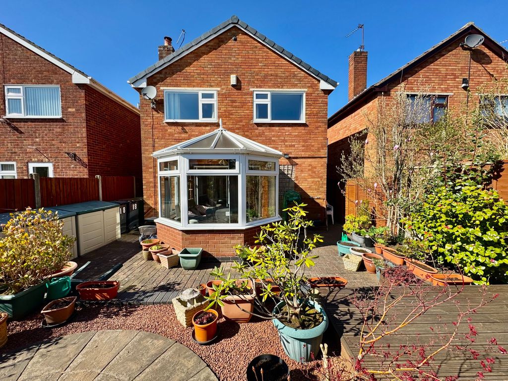 Property photo 2 of 35 Garden