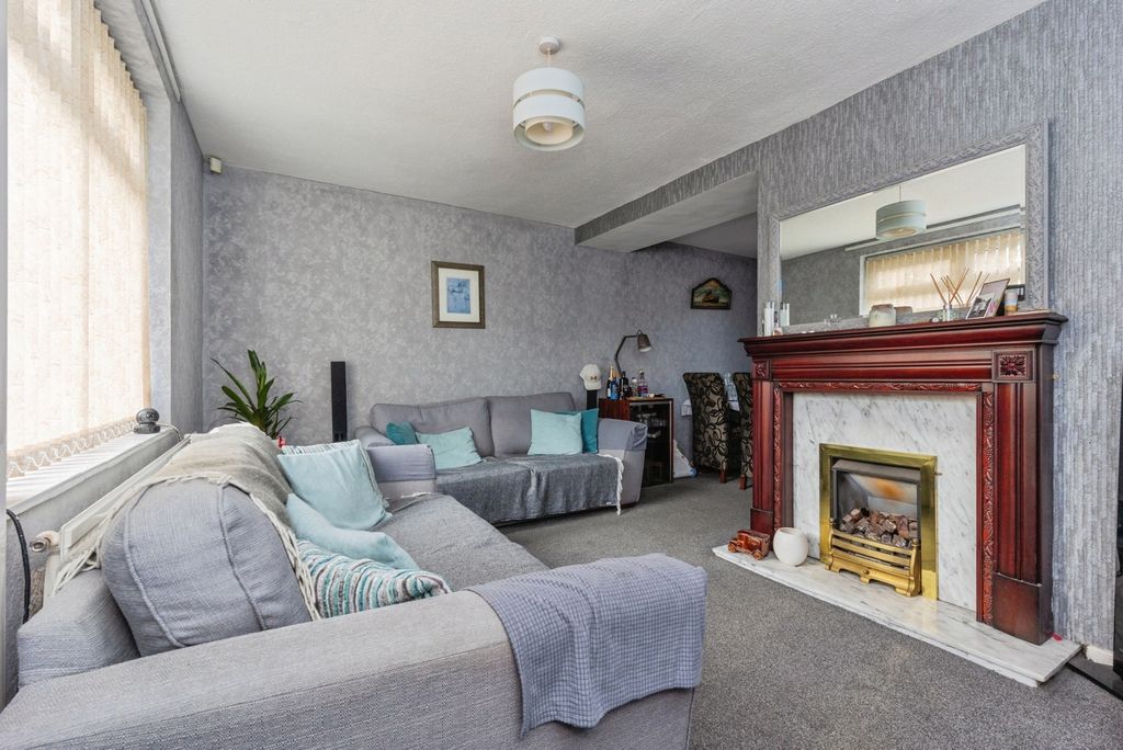 Property photo 2 of 20 Pbox-Img.Jpg