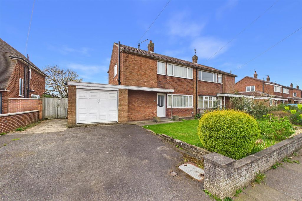 Property photo 1 of 13 Cam04235G0-Pr0161-Still014~2.Jpg