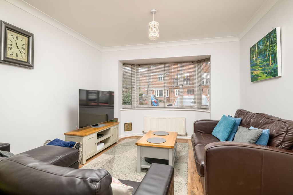 Property photo 3 of 33