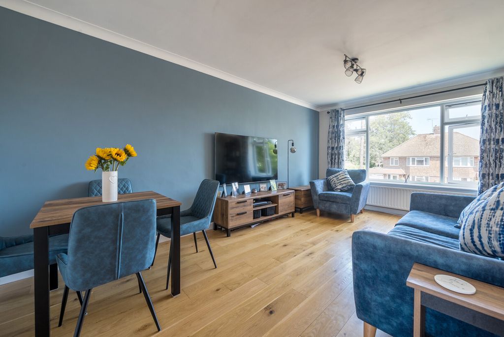 Property photo 2 of 10 1312887-7-6853Ead...