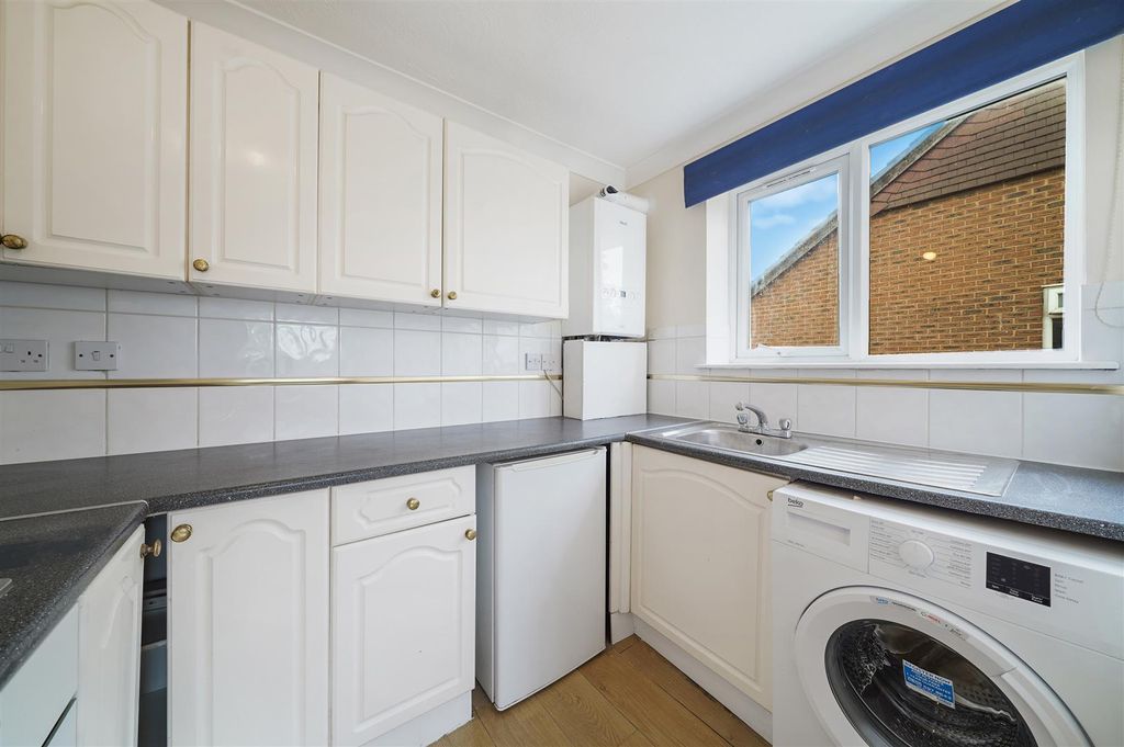 Property photo 2 of 7 19A Shepherds Walk - O0Ssptyuhxmyxwogzqmj.Jpg