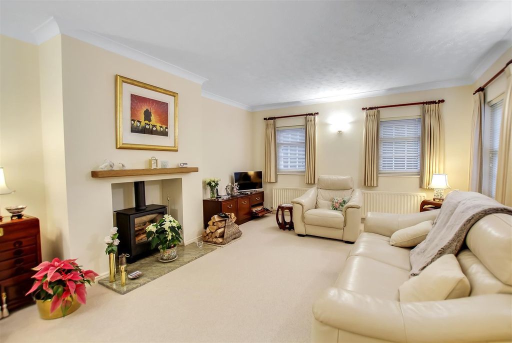 Property photo 2 of 17 4El2Qorbbusi-4Ypozkaqw (1).Jpg