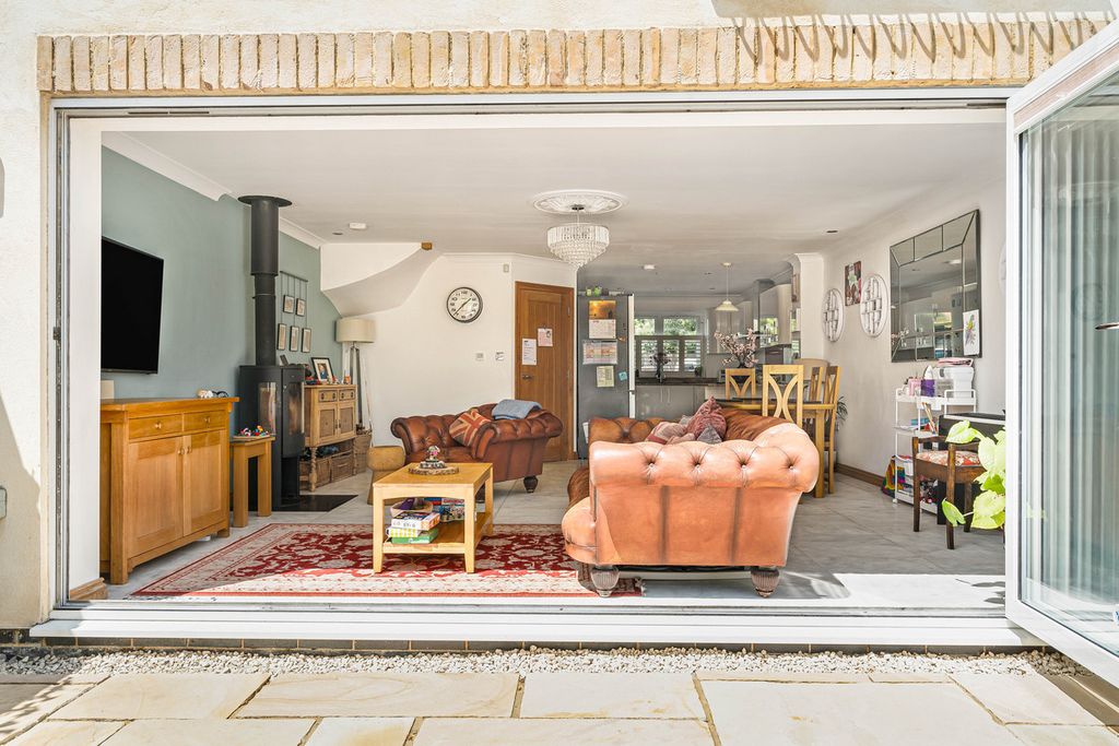 Property photo 3 of 31