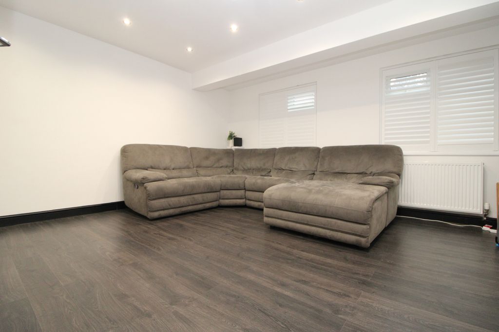 Property photo 3 of 10 Recption