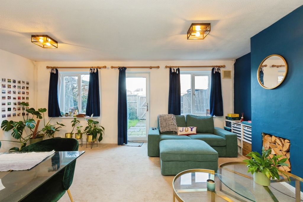 Property photo 3 of 23