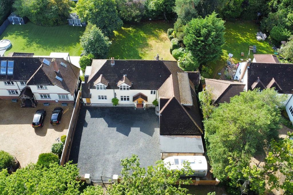 Property photo 2 of 37