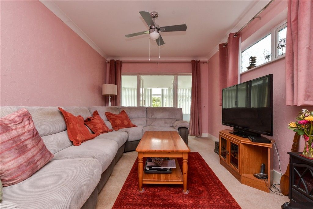 Property photo 2 of 13 Lounge