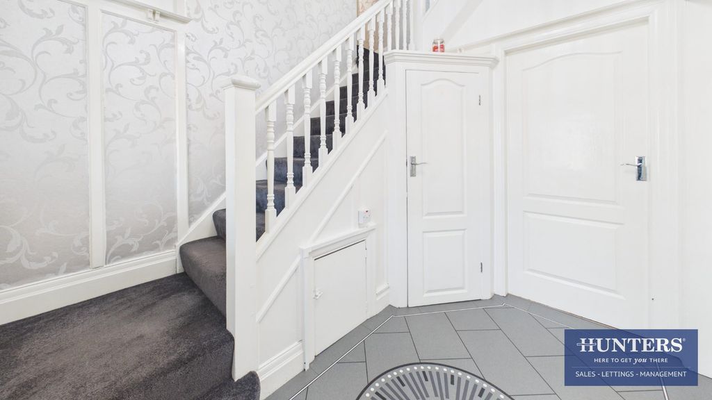 Property photo 2 of 20 Hallway