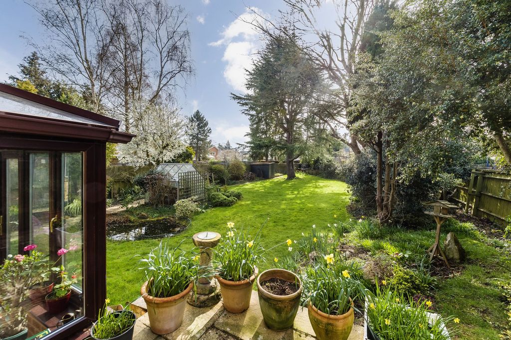 Property photo 2 of 33