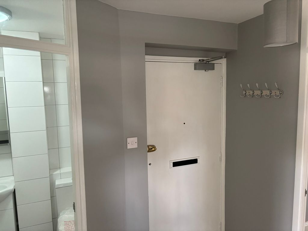 Property photo 2 of 19 Hallway