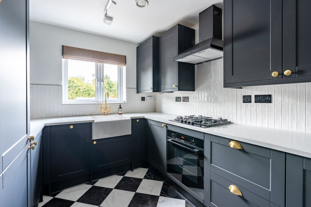 Property photo 2 of 17 2