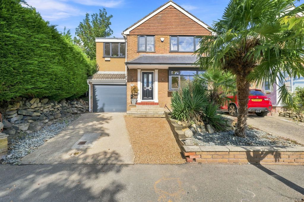 Property photo 1 of 31