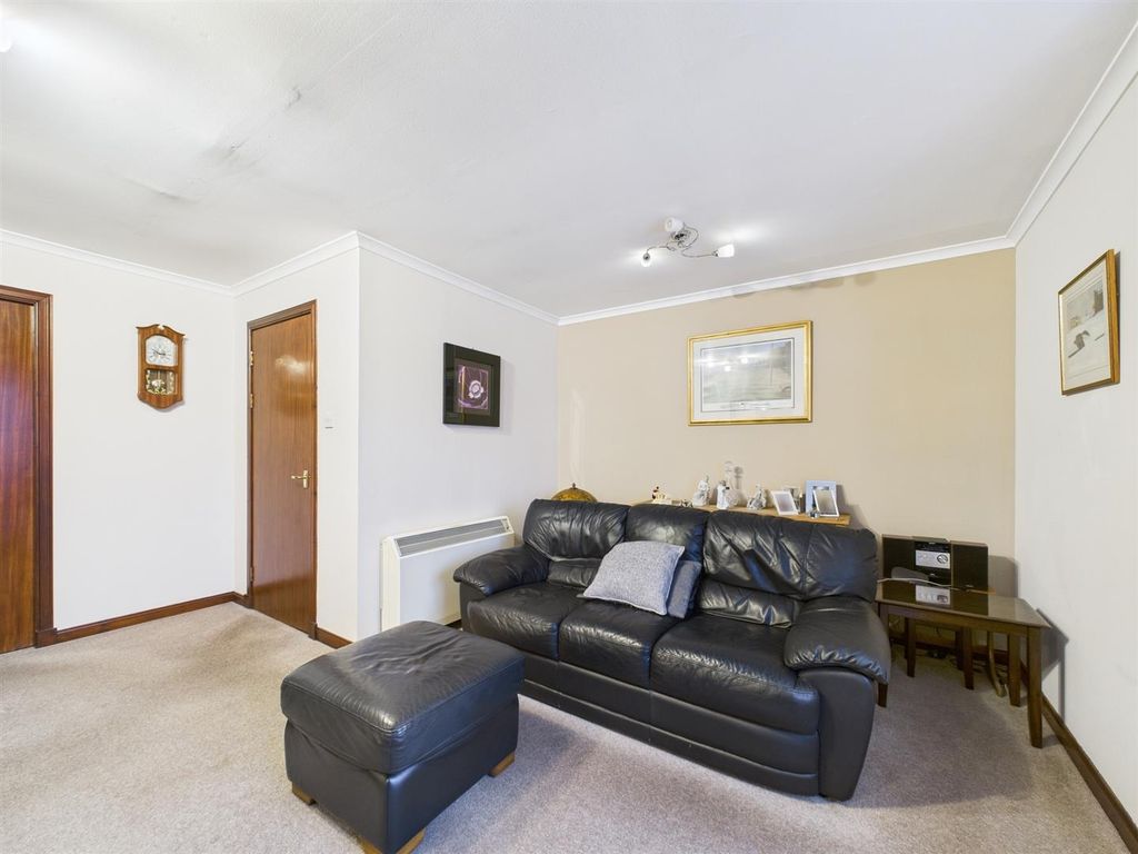 Property photo 3 of 14 Cam01486G0-Pr0956-Still004.Jpg