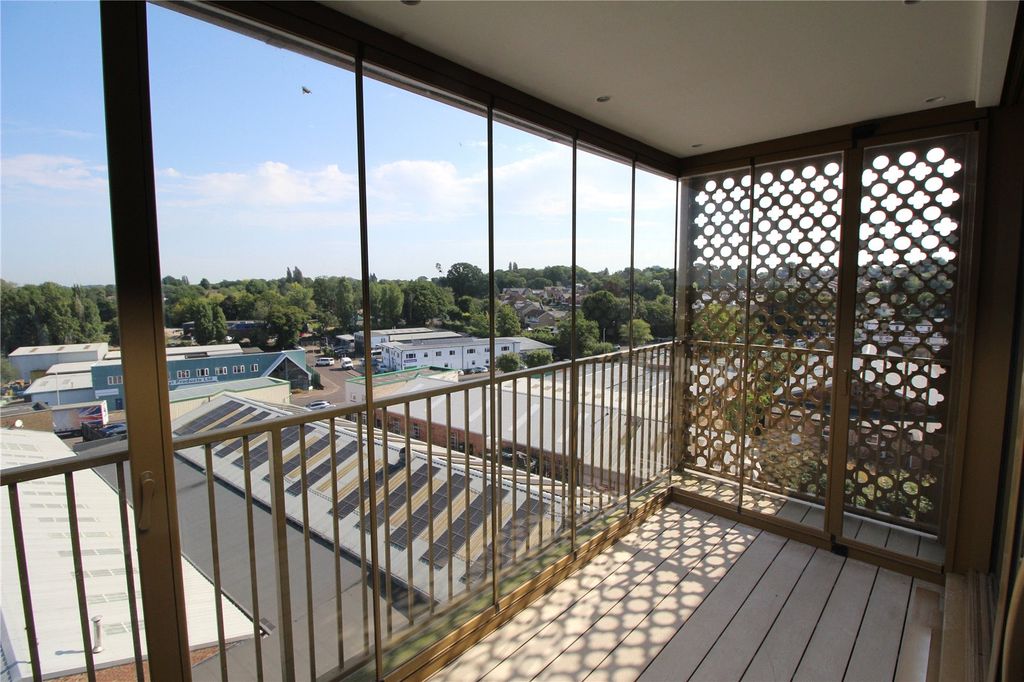 Property photo 3 of 10 Lounge Balcony