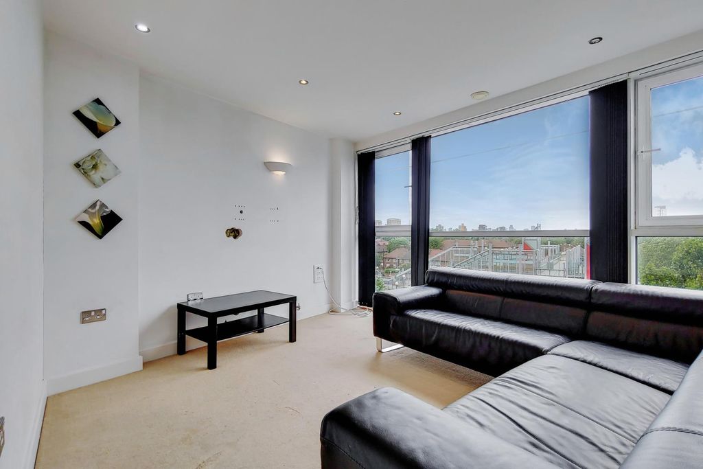 Property photo 1 of 6