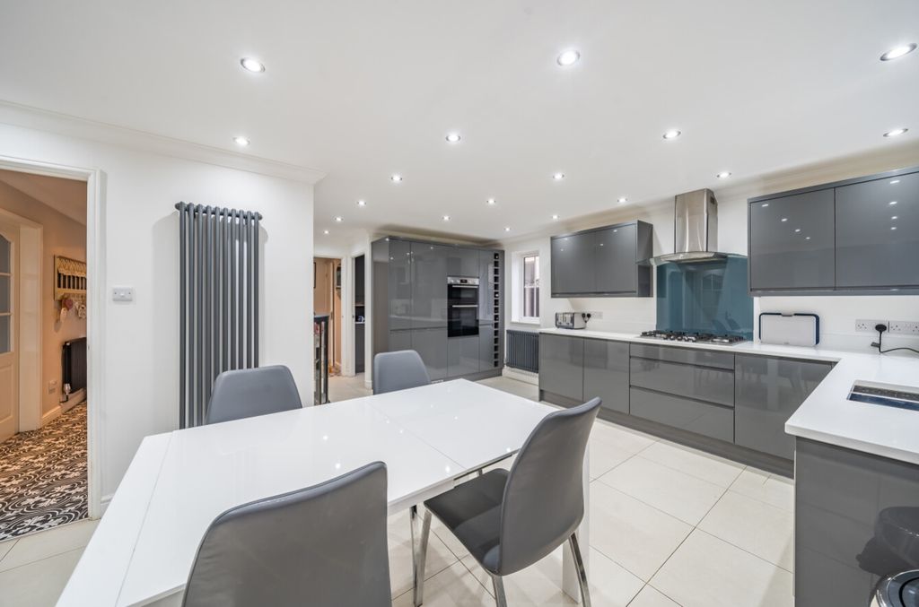 Property photo 3 of 26 1136621 (3)