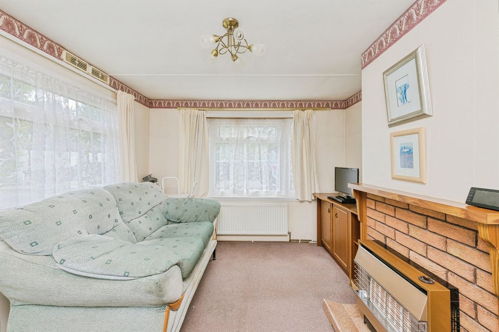 Property photo 3 of 16