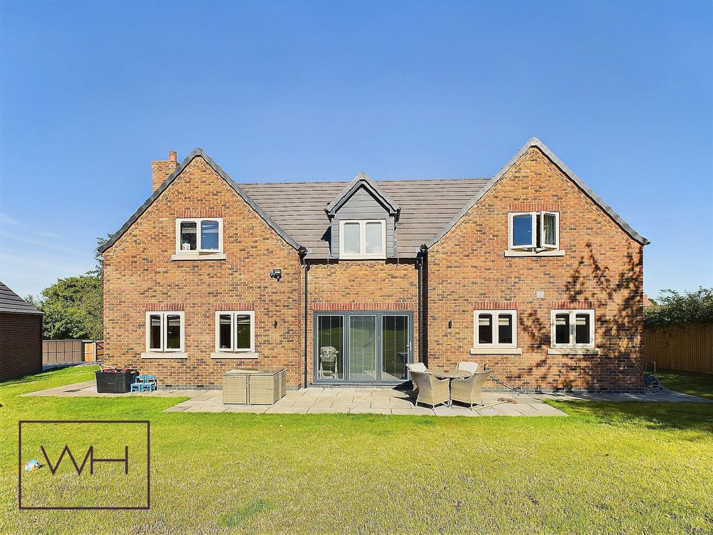 Property photo 1 of 20 Cam03785G0-Pr0139-Still031