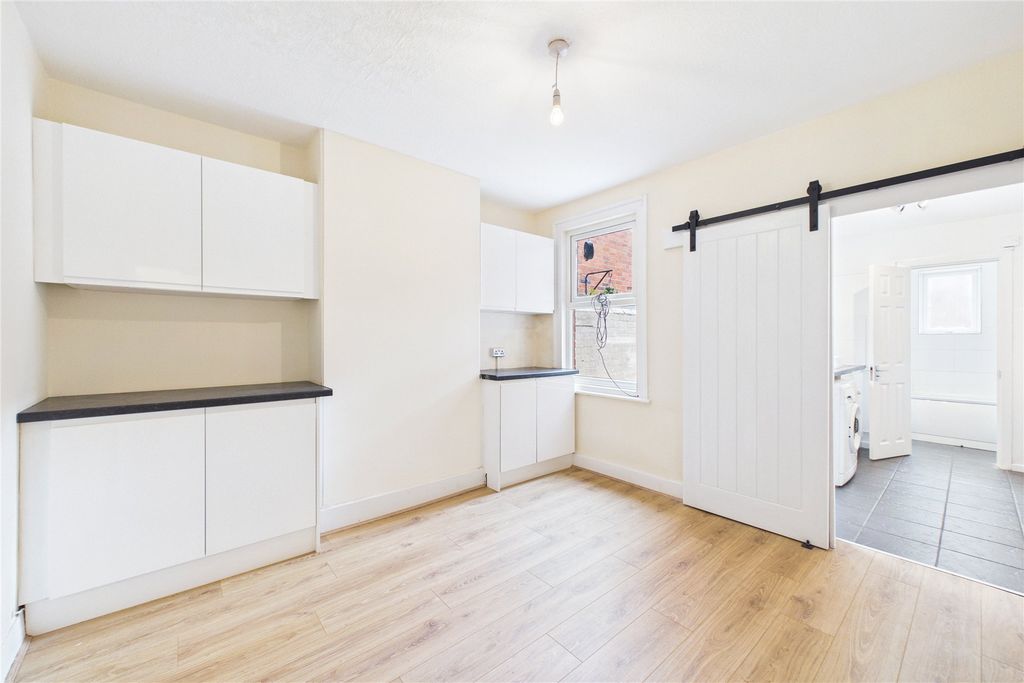 Property photo 3 of 9 Picture No. 32