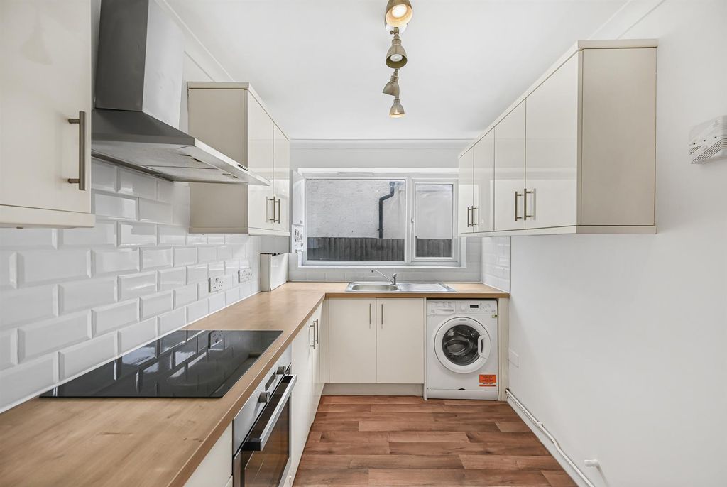 Property photo 2 of 17 Kingsmead Lodge-56.Jpg