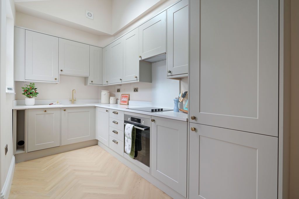 Property photo 2 of 24 Kitchen