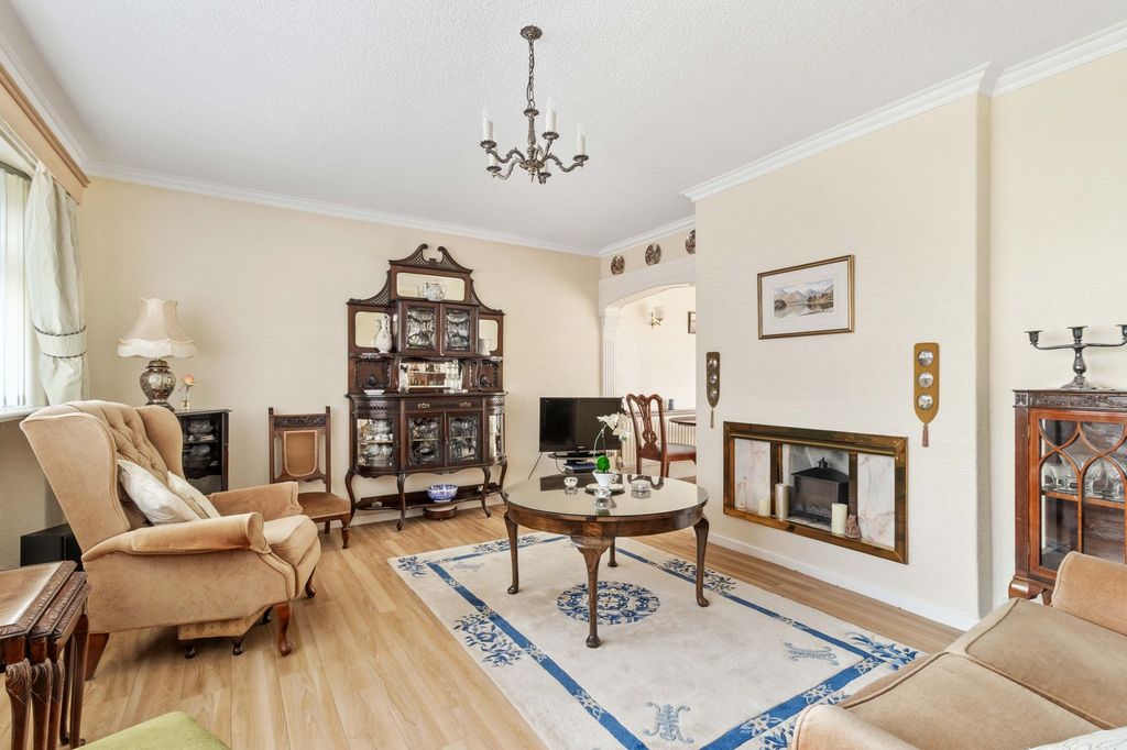 Property photo 3 of 23