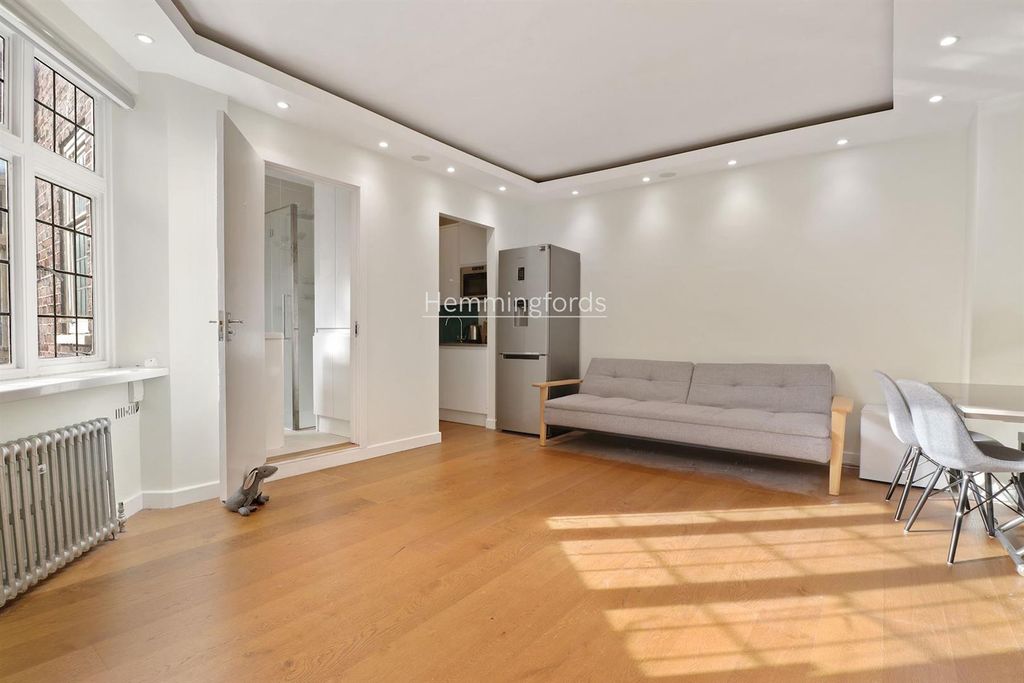 Property photo 1 of 11 06-1Bb178696 - Am - 67 Clare Court, Judd Street Lo