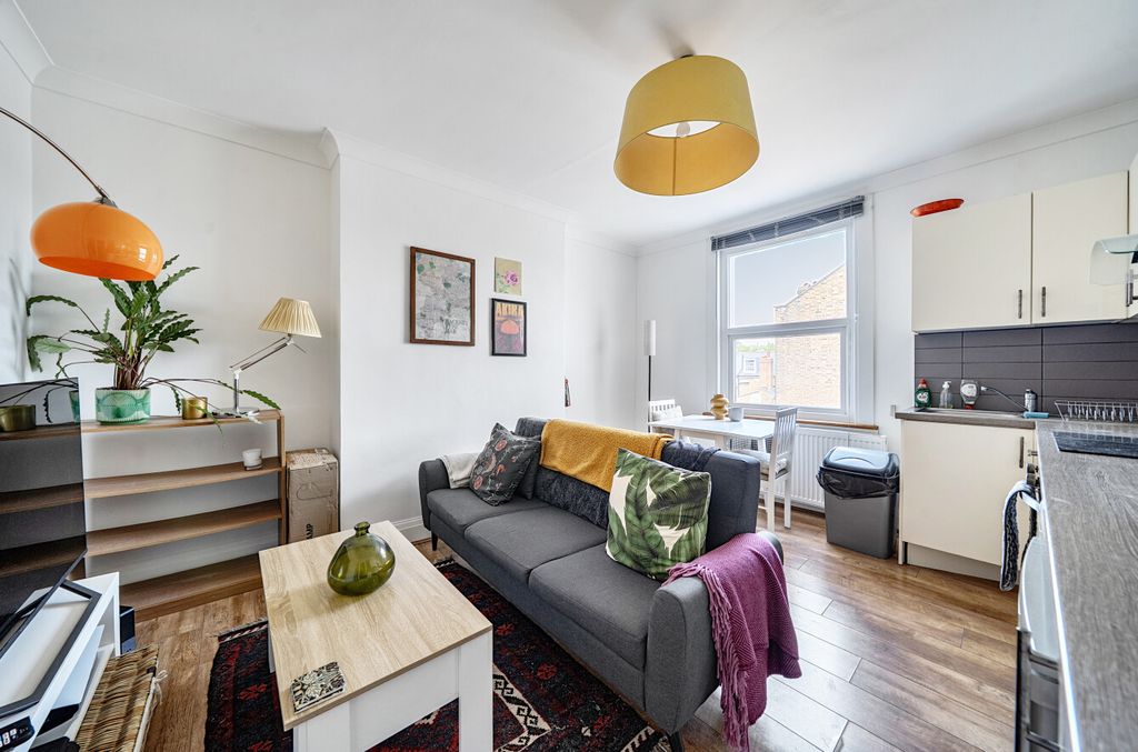 Property photo 2 of 11 1482491-6-6A3E5cc...