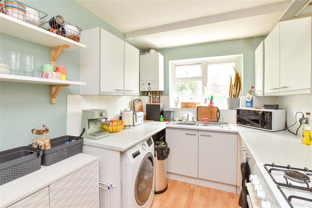 Property photo 3 of 9 Kitchen