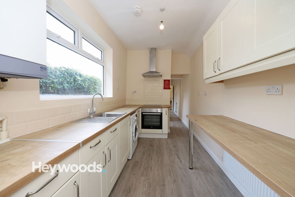 Property photo 2 of 39