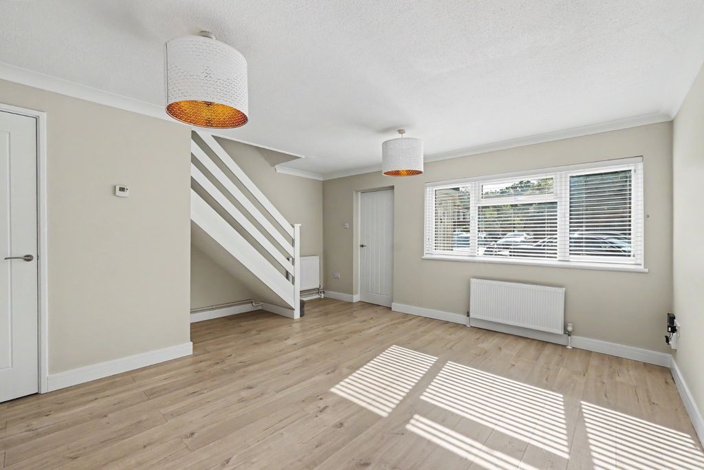 Property photo 2 of 18 5430705