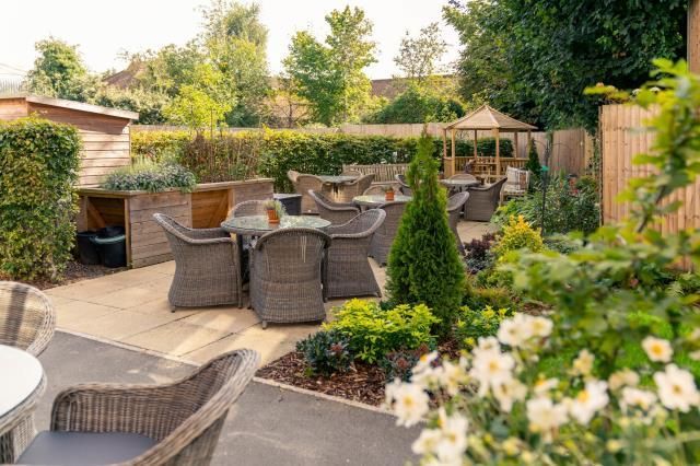 Property photo 3 of 15 Gardens
