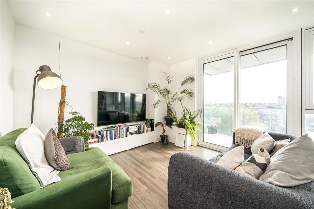 Property photo 2 of 12