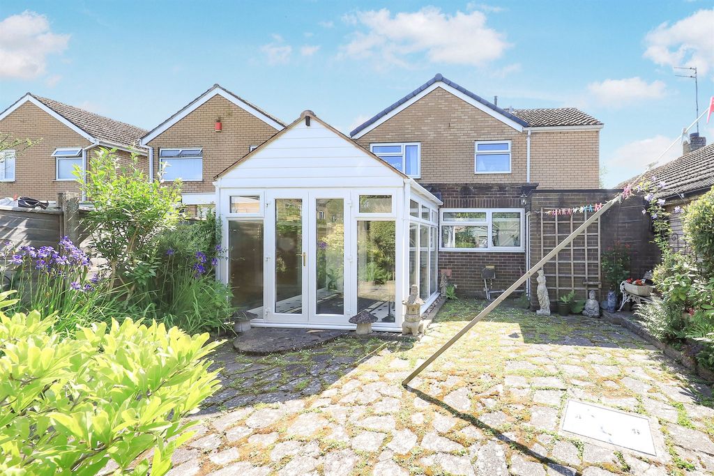 Property photo 2 of 16
