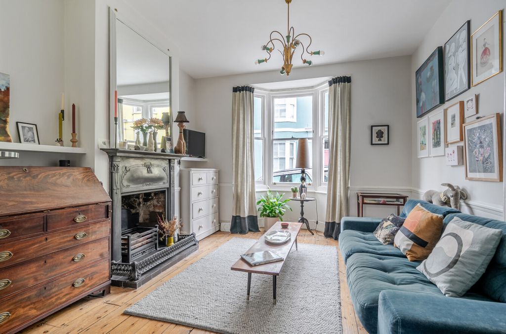 Property photo 2 of 25 1527680-7-1A0F1F7...
