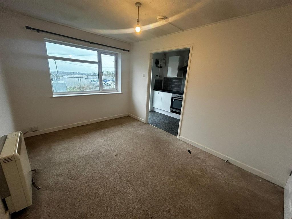 Property photo 3 of 9 42Ad3476-8d93-42c5-A7c7-56Ea9A0Fecf2.Jpg