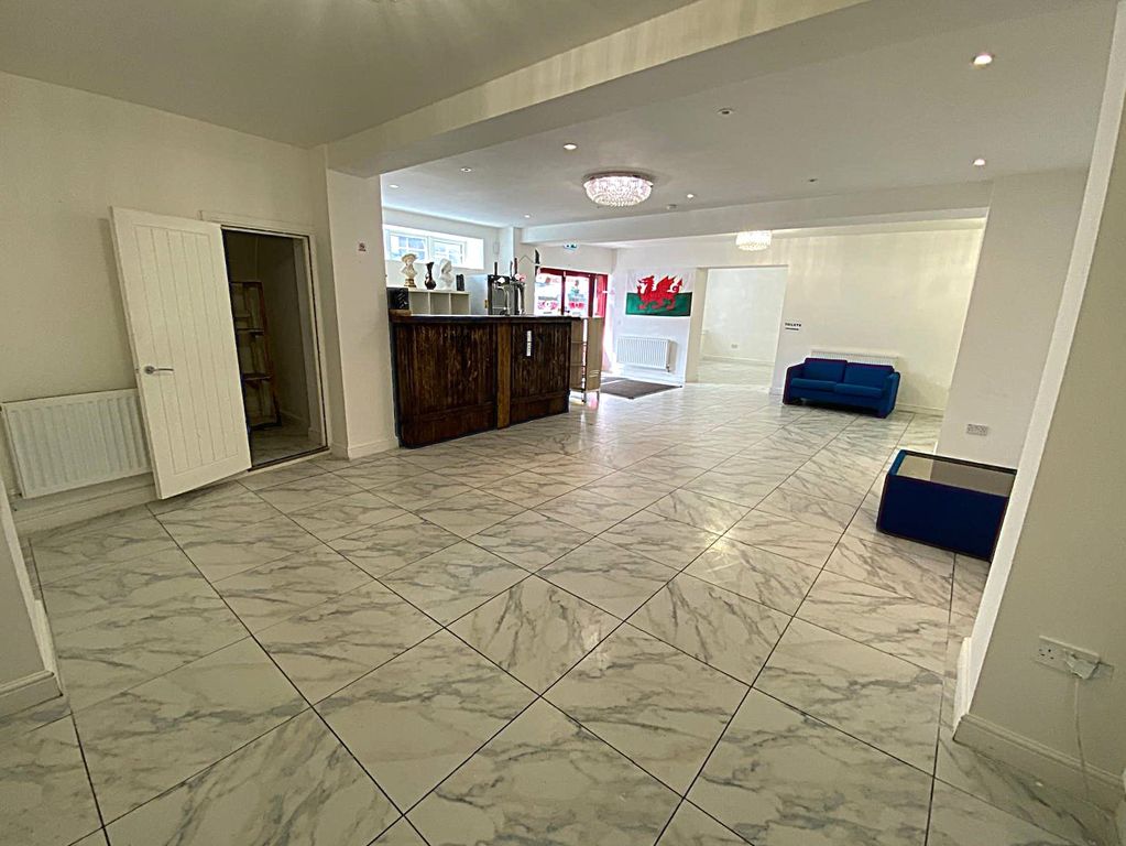 Property photo 3 of 28