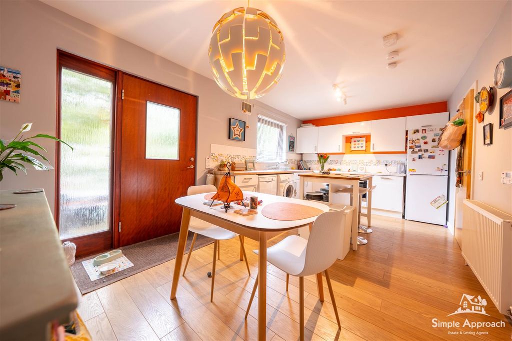 Property photo 3 of 38 Dsc00475-Hdr.Jpg