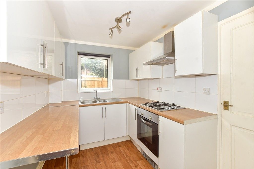 Property photo 3 of 6 Kitchen