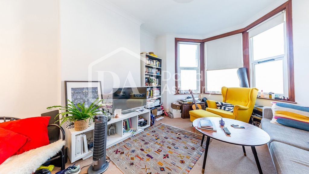 Property photo 1 of 8