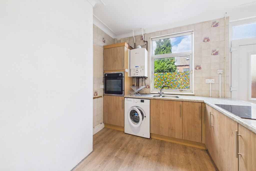 Property photo 3 of 14 Kitchen